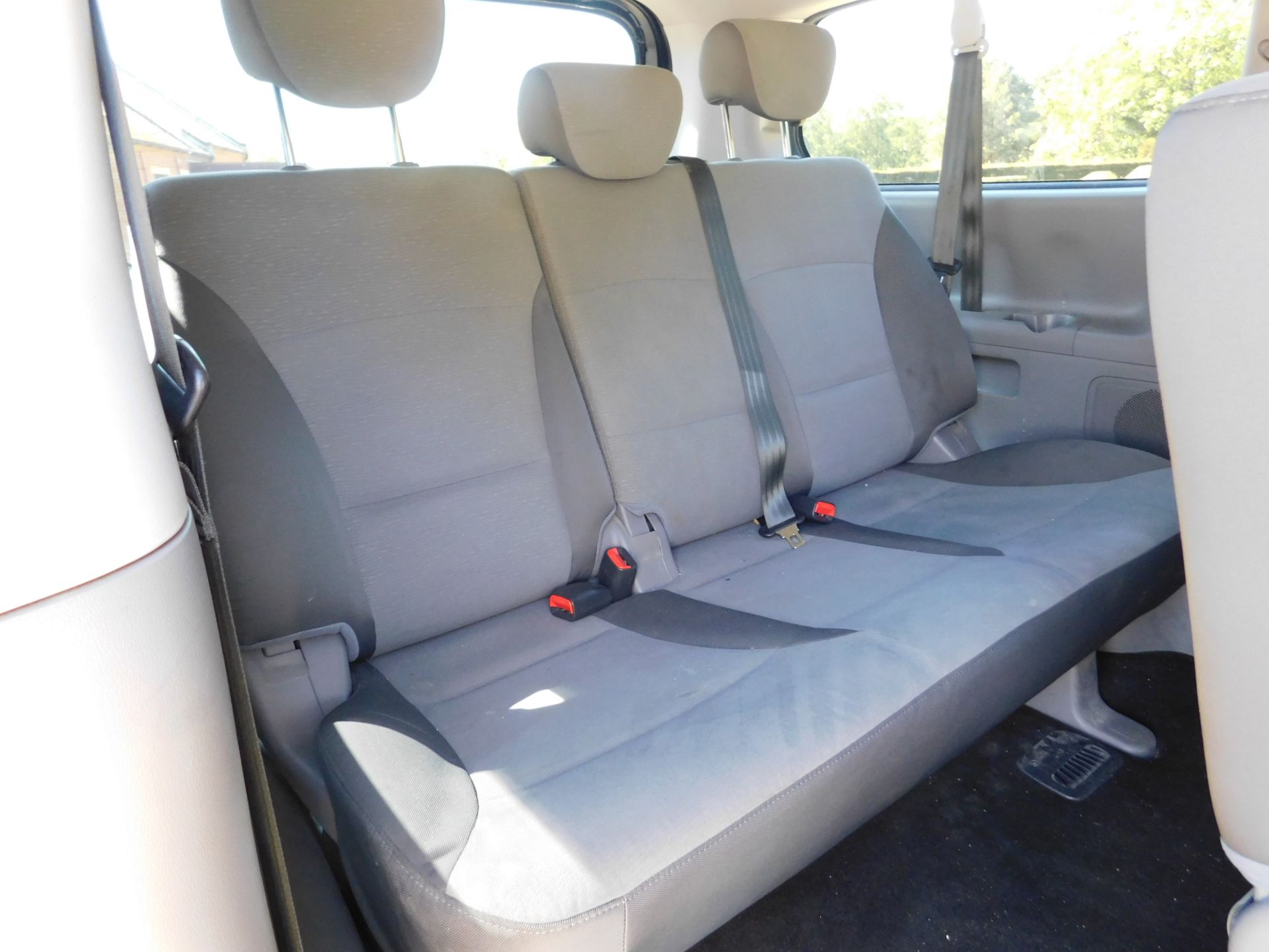 Hyundai I800 2.5 SE CRDi 8-Seat MPV (Euro 05/Euro06 M53AZ1), Registration AP16 WCM, First Registered - Image 17 of 28