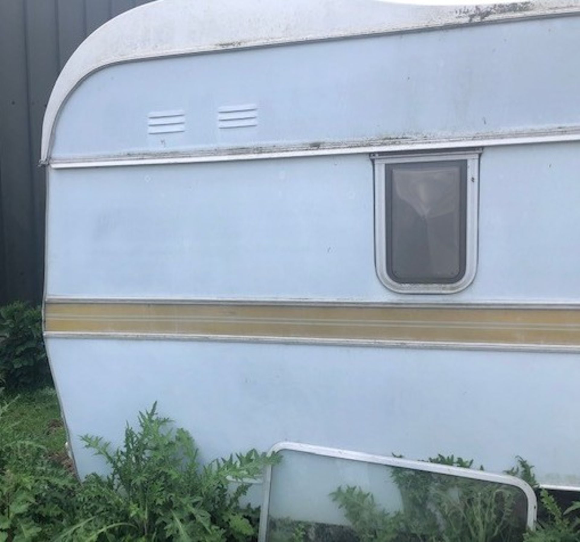 Avondale Classic Caravan for Restoration (Location Bognor Regis) (IMPORTANT NOTE: The Caravan is Not - Image 6 of 6