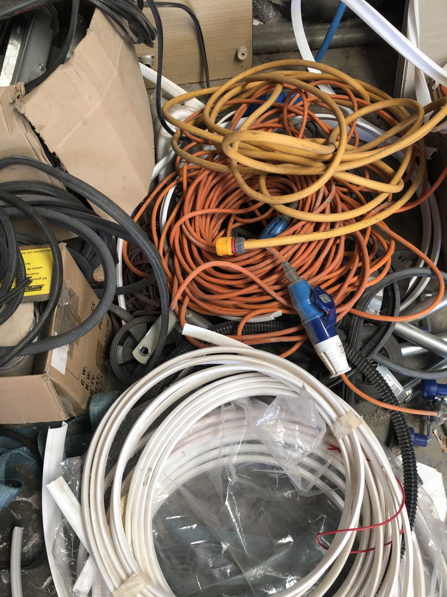 Cable, 110v Extension Leads, Roller Stand & Miscellaneous Items (Location: Bognor Regis. Please - Image 5 of 5