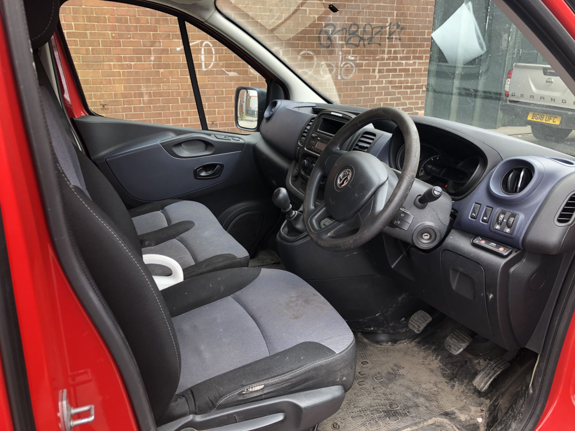 VAUXHALL VIVARO L1, 2700 1.6CDTI 90PS ecoFLEX H1 Panel Van, fitted with 2 Van Guard Roof Boxes & - Image 7 of 11