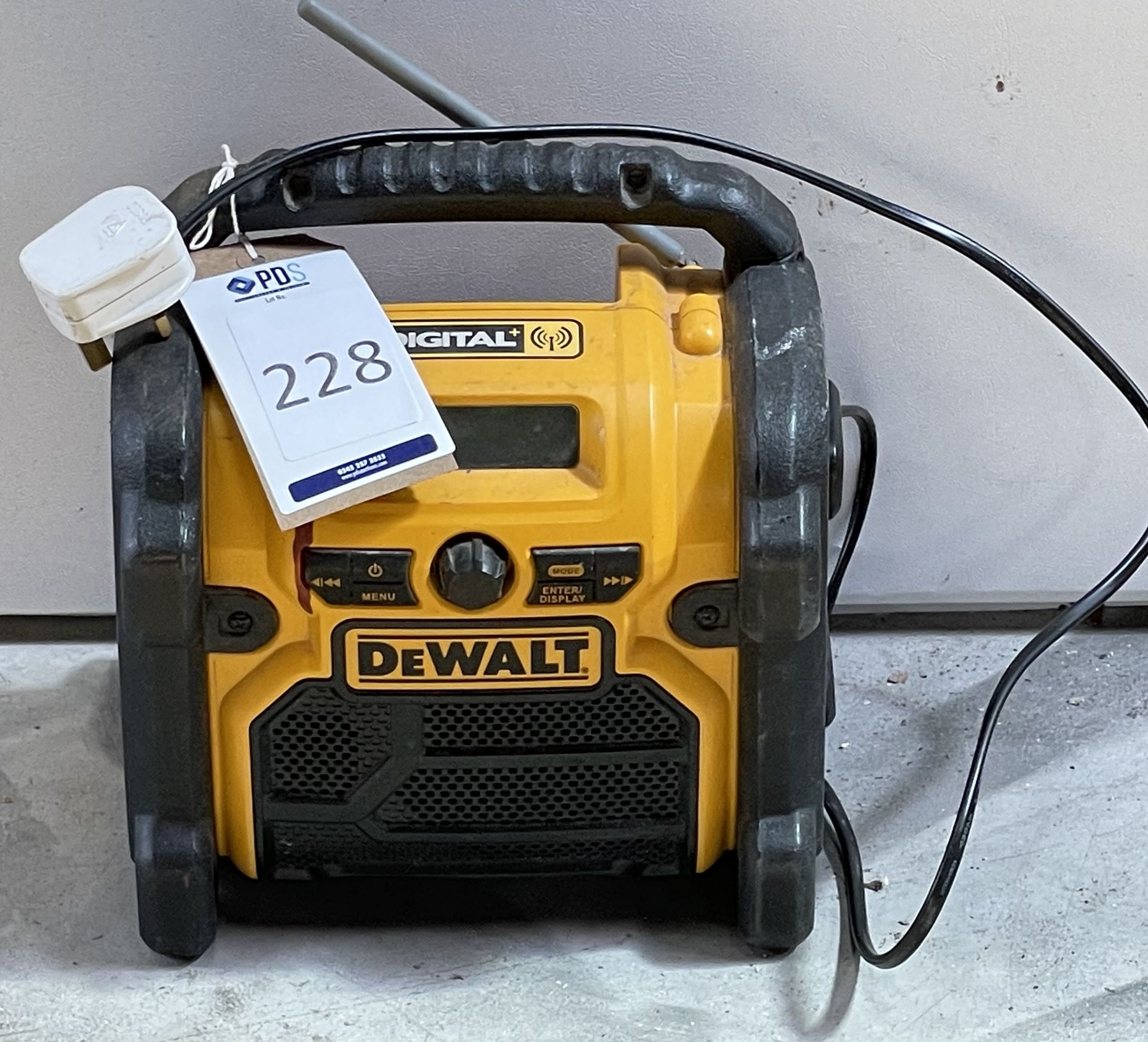 DeWalt DCR020-GB Compact Digital DAB Radio (Location: Brentwood: Please Refer to General Notes)