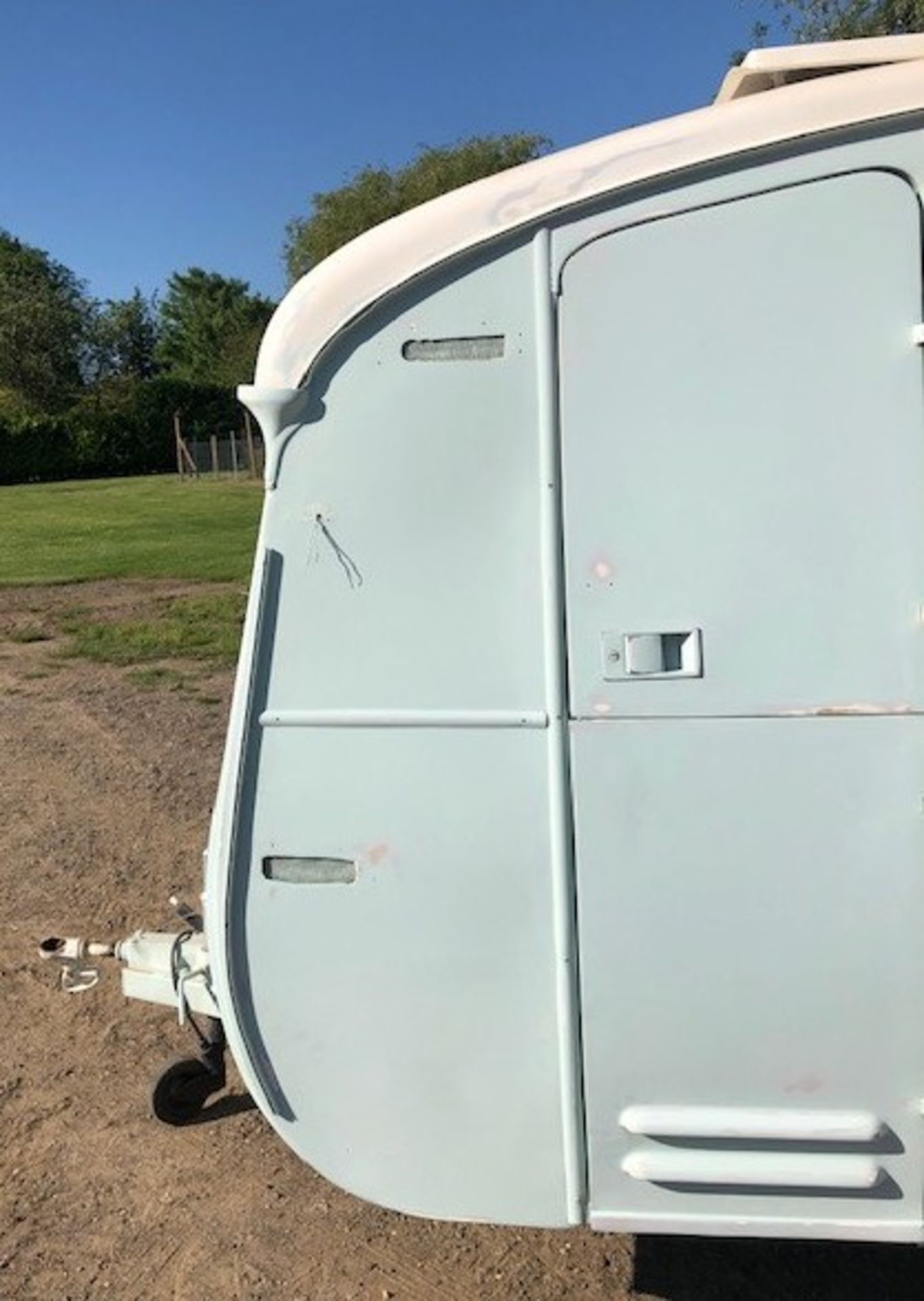 Cheltenham Classic 2-Berth Caravan (1970) “Lucy” (IMPORTANT NOTE: The caravan has no lights so - Image 10 of 19