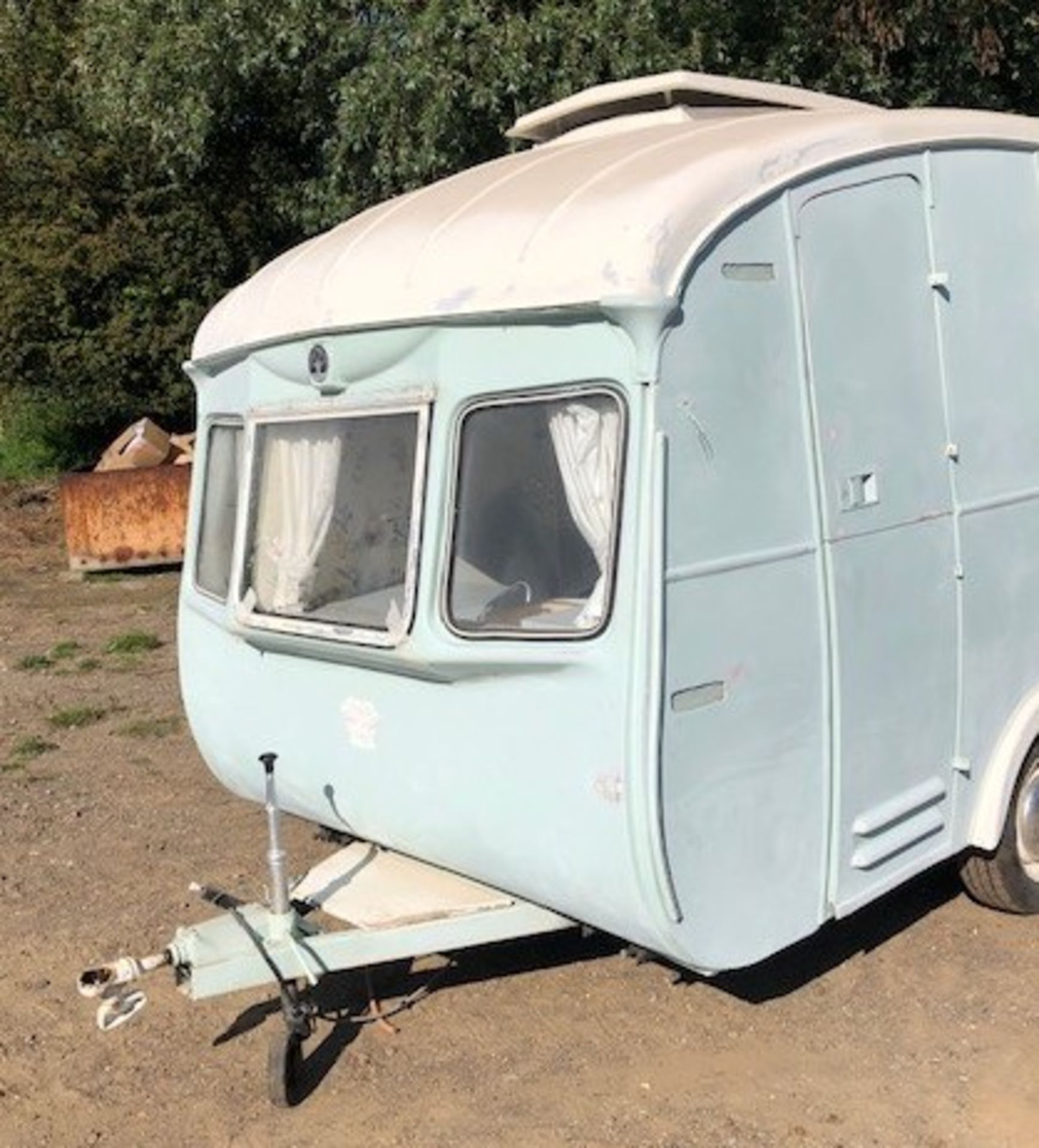 Cheltenham Classic 2-Berth Caravan (1970) “Lucy” (IMPORTANT NOTE: The caravan has no lights so - Image 2 of 19