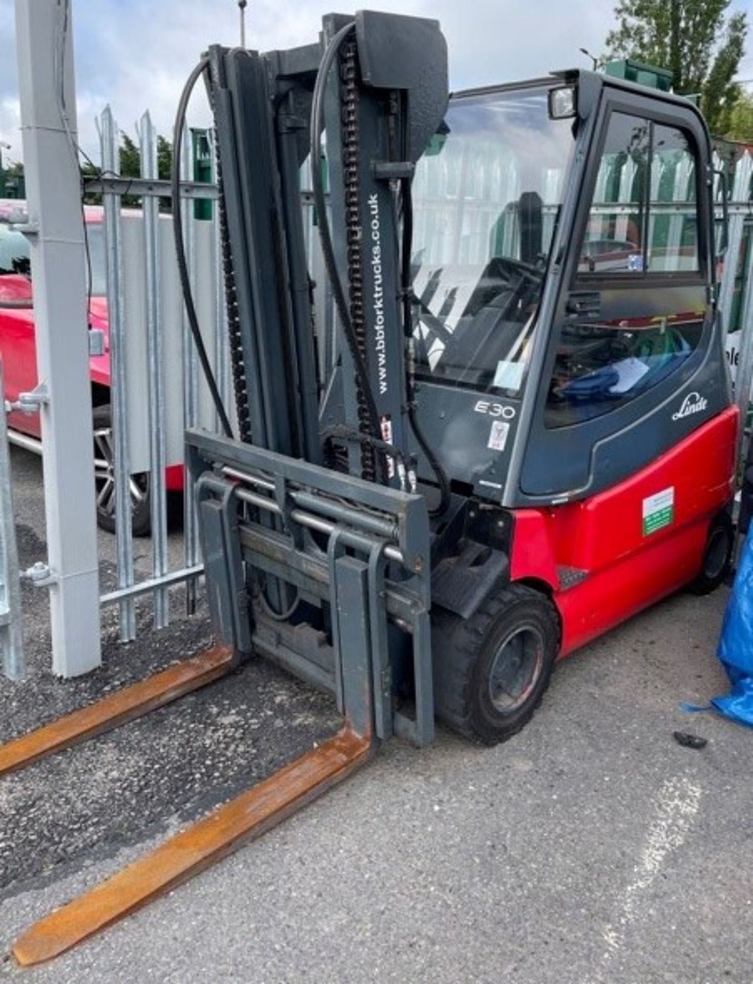 Linde E30 4 Wheel Electric Forklift (2008) 3000Kg Capacity, Serial Number; G1X336W50734 with Side