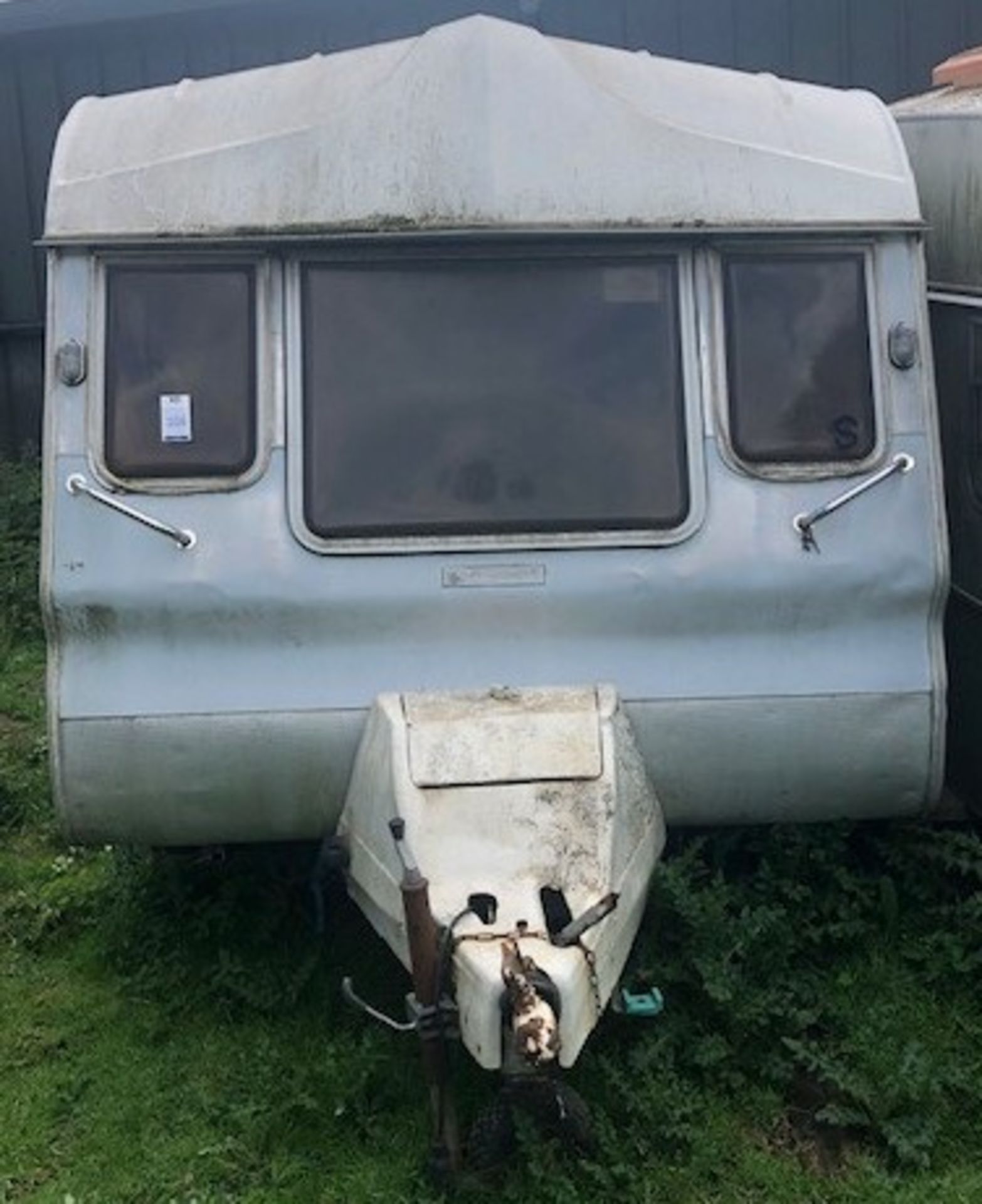 Avondale Classic Caravan for Restoration (Location Bognor Regis) (IMPORTANT NOTE: The Caravan is Not - Image 3 of 6