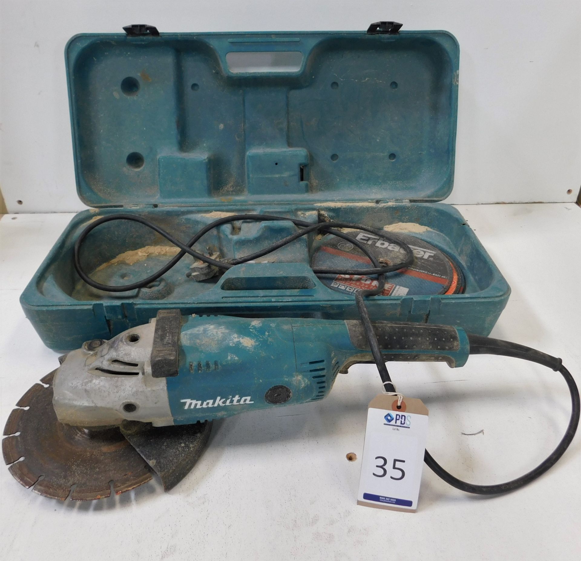 Makita GA9020 Angle Grinder/Cutter, Serial Number 0052144, 240v. (Location: Brentwood. Please