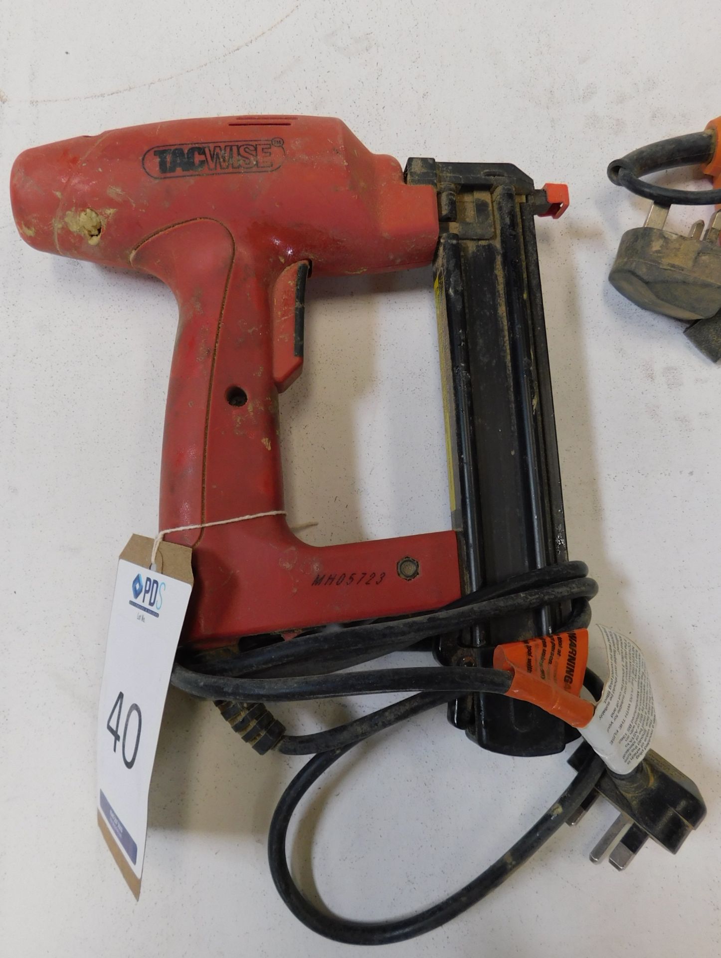 Tacwise Master Nailer 191EL Pro Nail Gun & Worx WX26FS Orbital Sander (Location: Brentwood. Please - Image 3 of 3