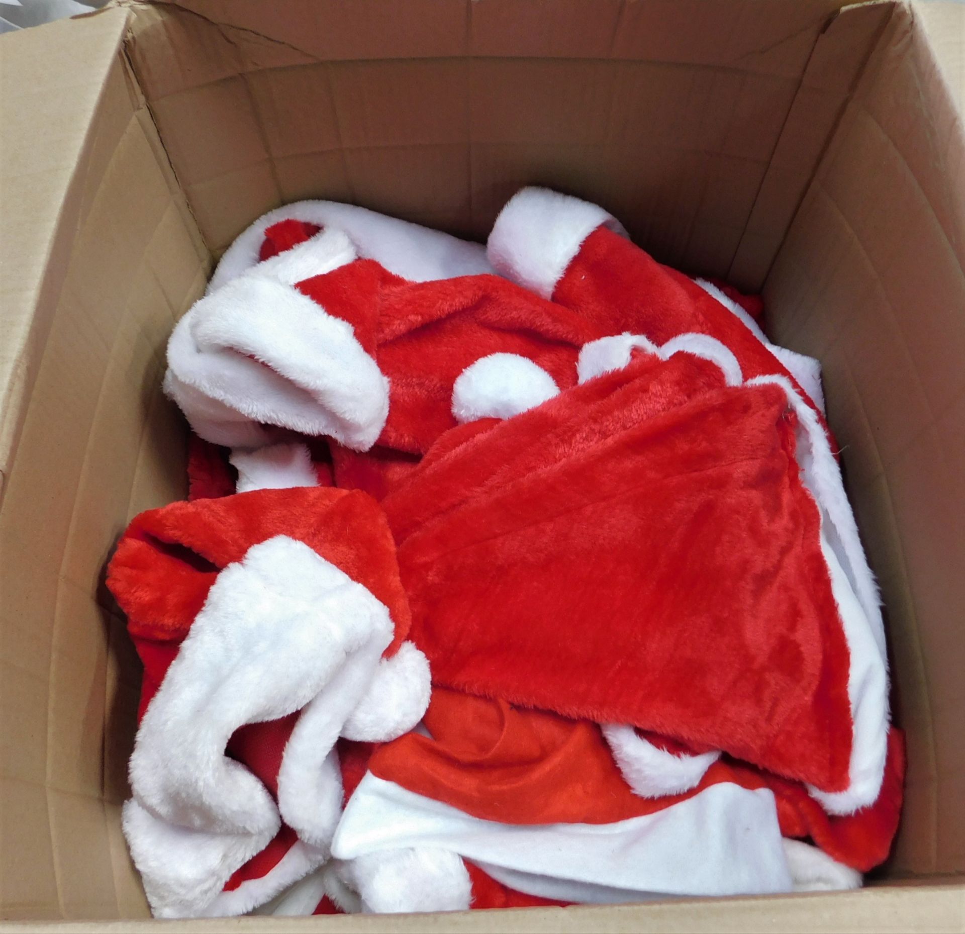 Quantity of Santa Hats & Gloves with Quantity of Various LED Cable & String Lights (Excluding Crate) - Image 3 of 4