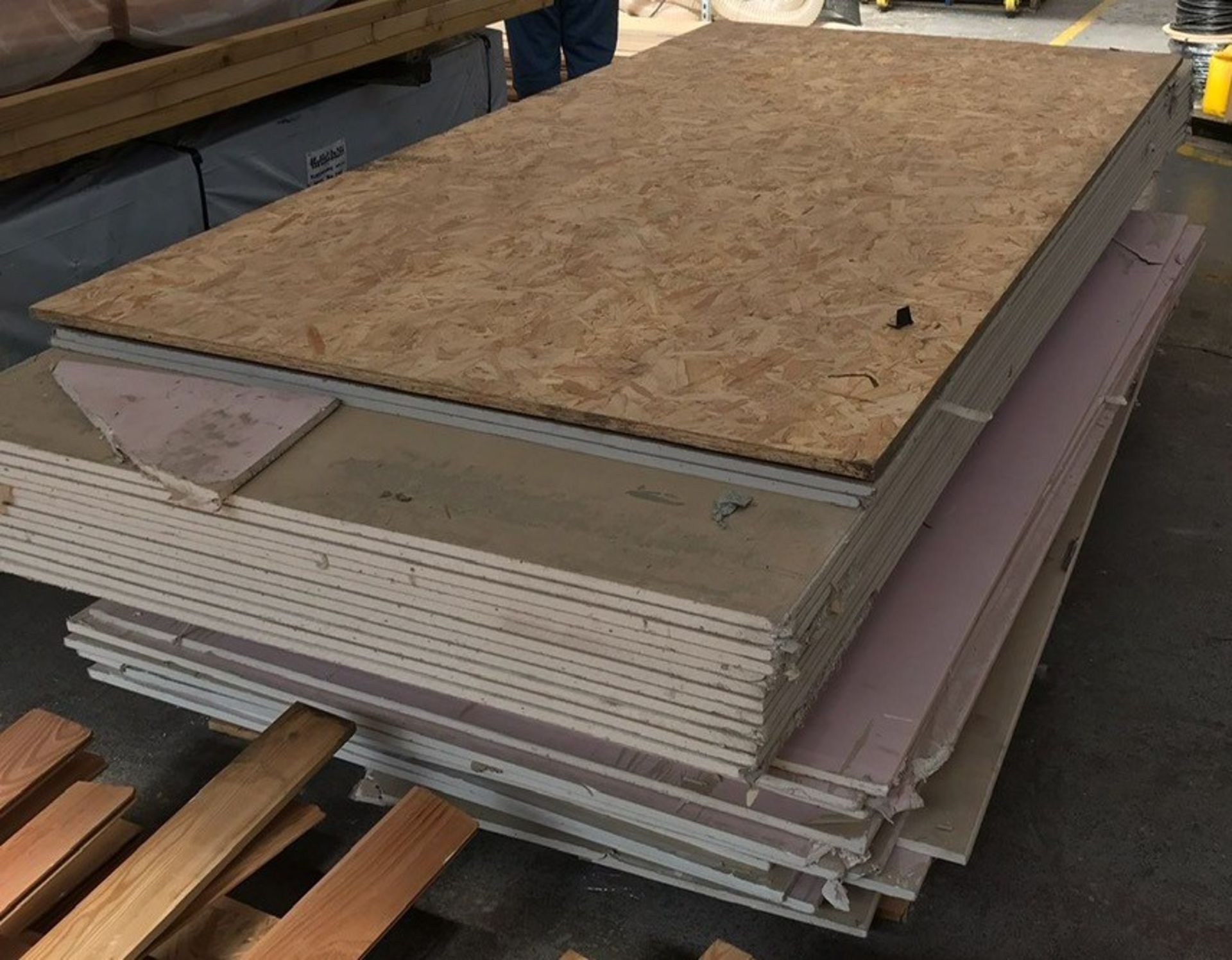 Pallet of Assorted Plasterboard Sheets (Located: Barton-le-Clay. Please Refer to General Notes)