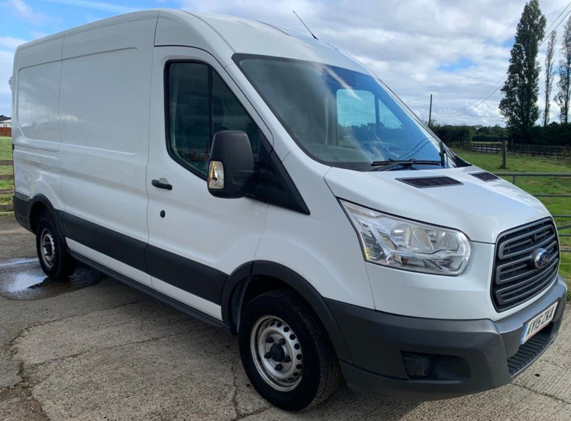 Ford Transit 290 L2 FWD, 2.2 TDCi 125ps H2 Van Panel Van (Euro5), Registration AY15 ZXA, First