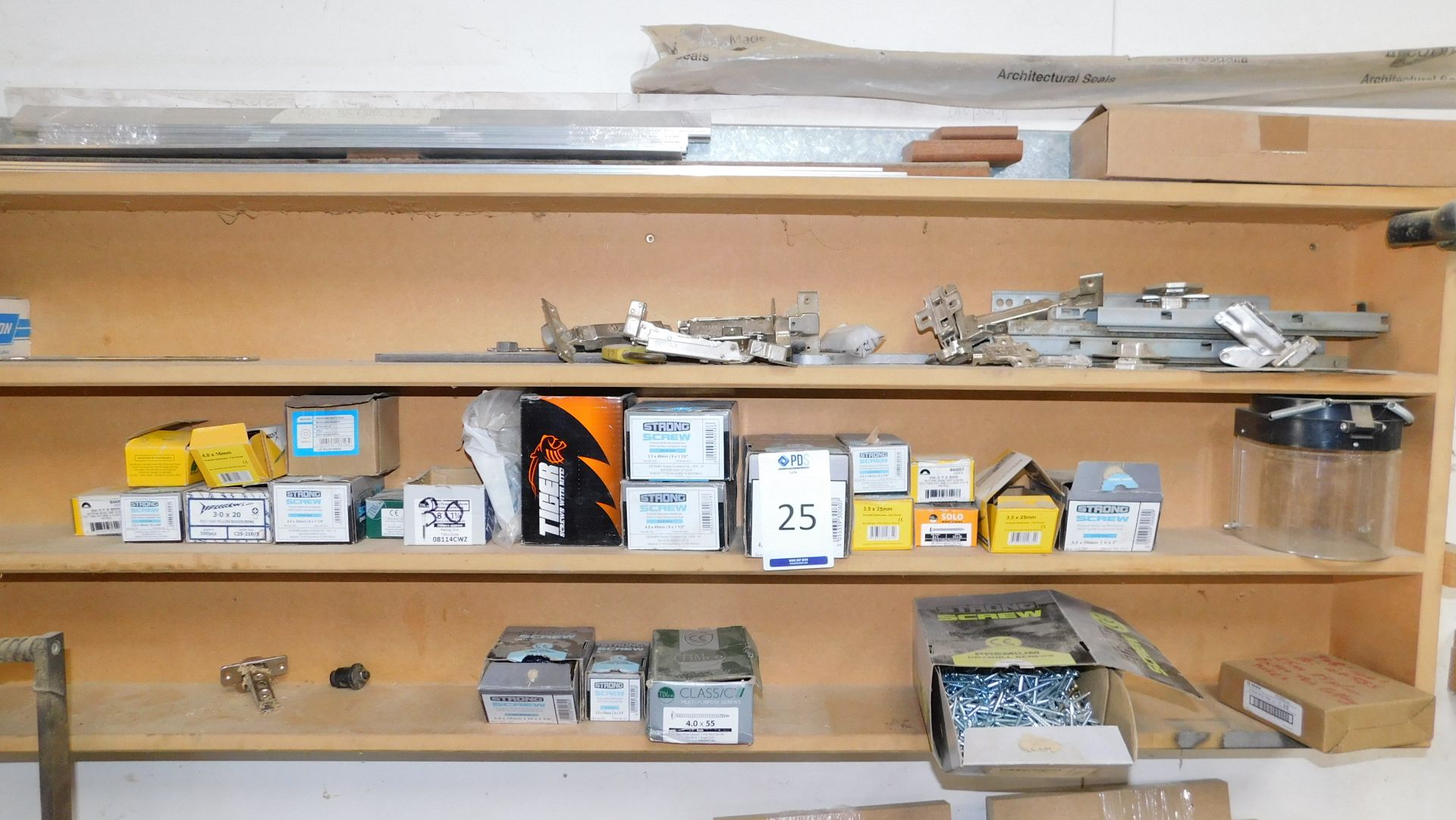 Quantity of Assorted Screws and Fixings & the Remaining Contents of Under Bench Units (3 Drawers