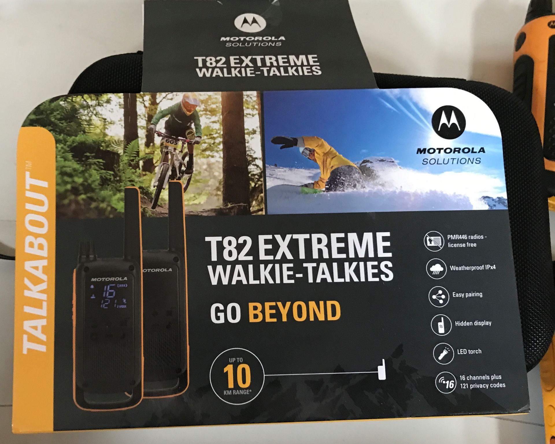 15 Motorola Walkie Talkies Comprising; Box of T82 Extreme Walkie Talkies, 8 Talkabout & 5 TLKR - Image 2 of 3