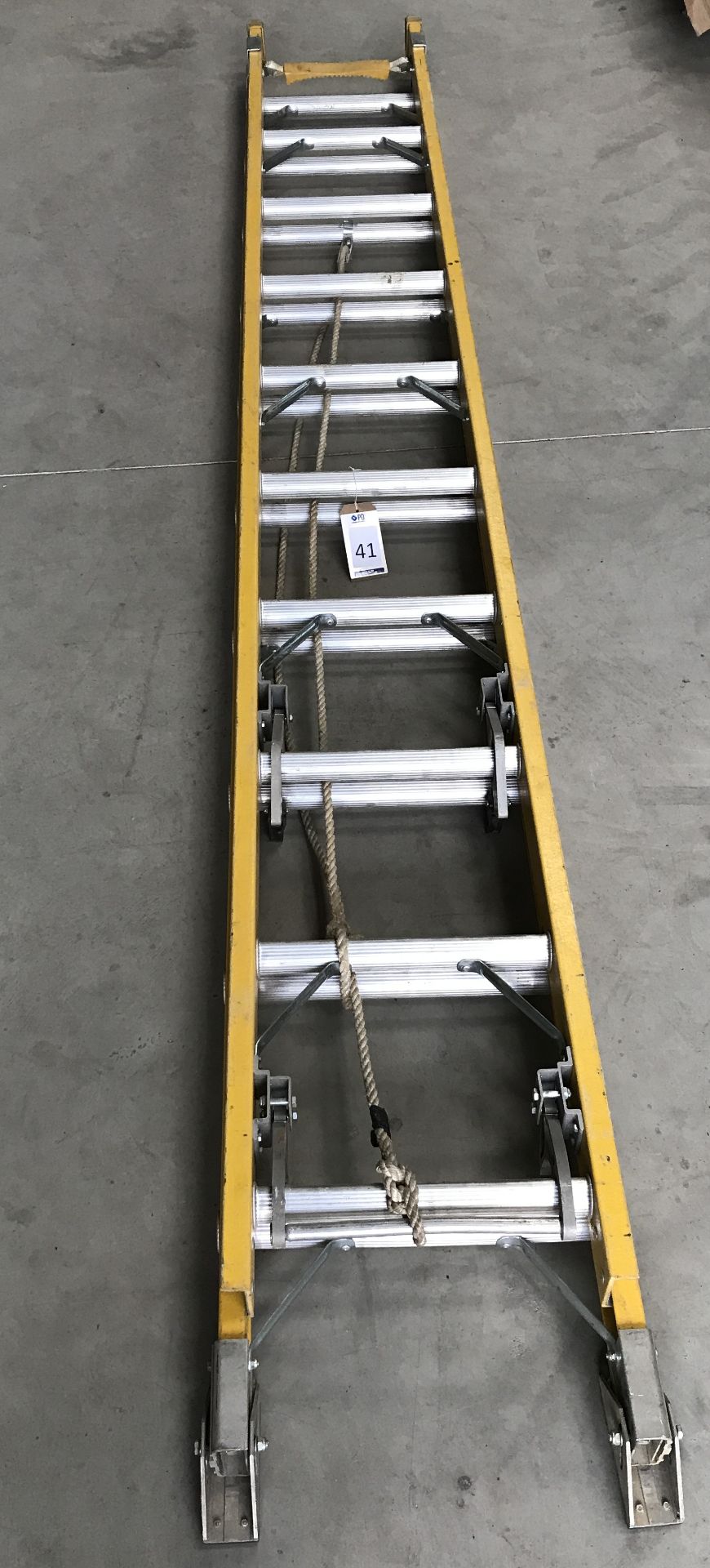 FX2-20 Fibreglass Extension Ladder (5 Meters) (Location: Brentwood. Please Refer to General Notes)