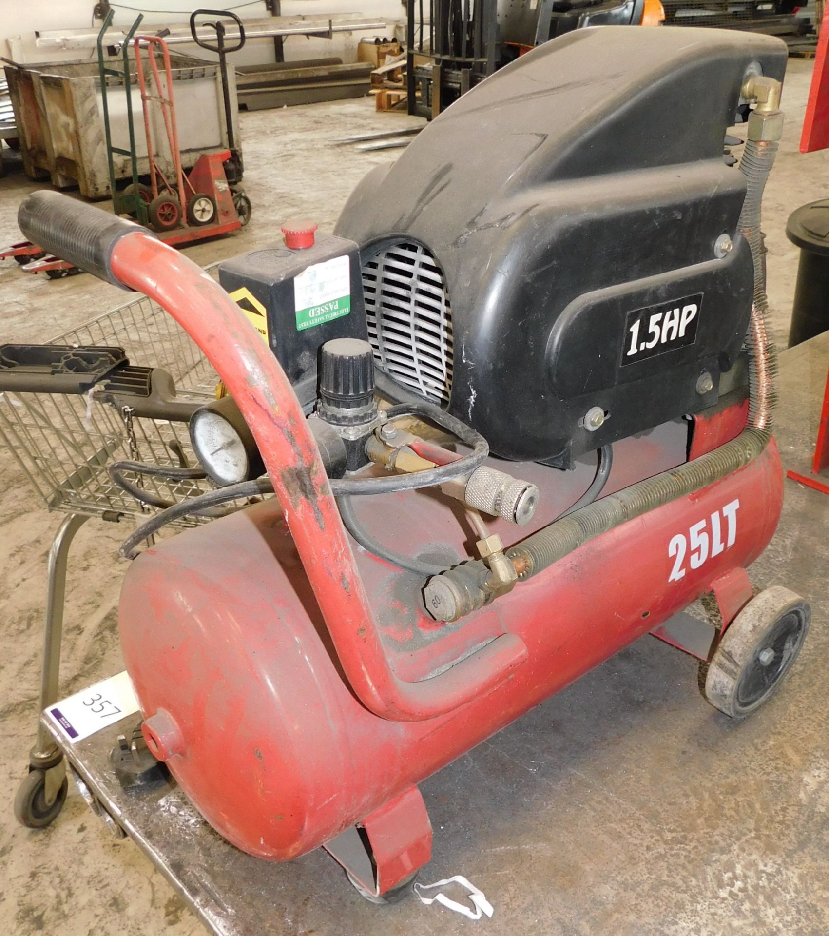 Sealey Portable Compressor, 240v (Location: Sheffield. Please Refer to General Notes) - Image 2 of 2