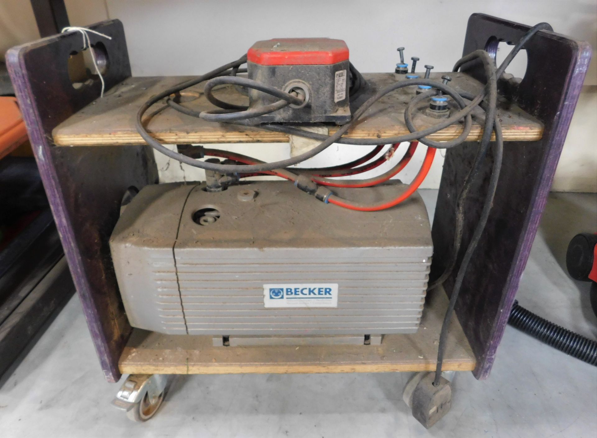 Becker Type 8OL/4E Vacuum Pump (Location: Brentwood. Please Refer to General Notes)