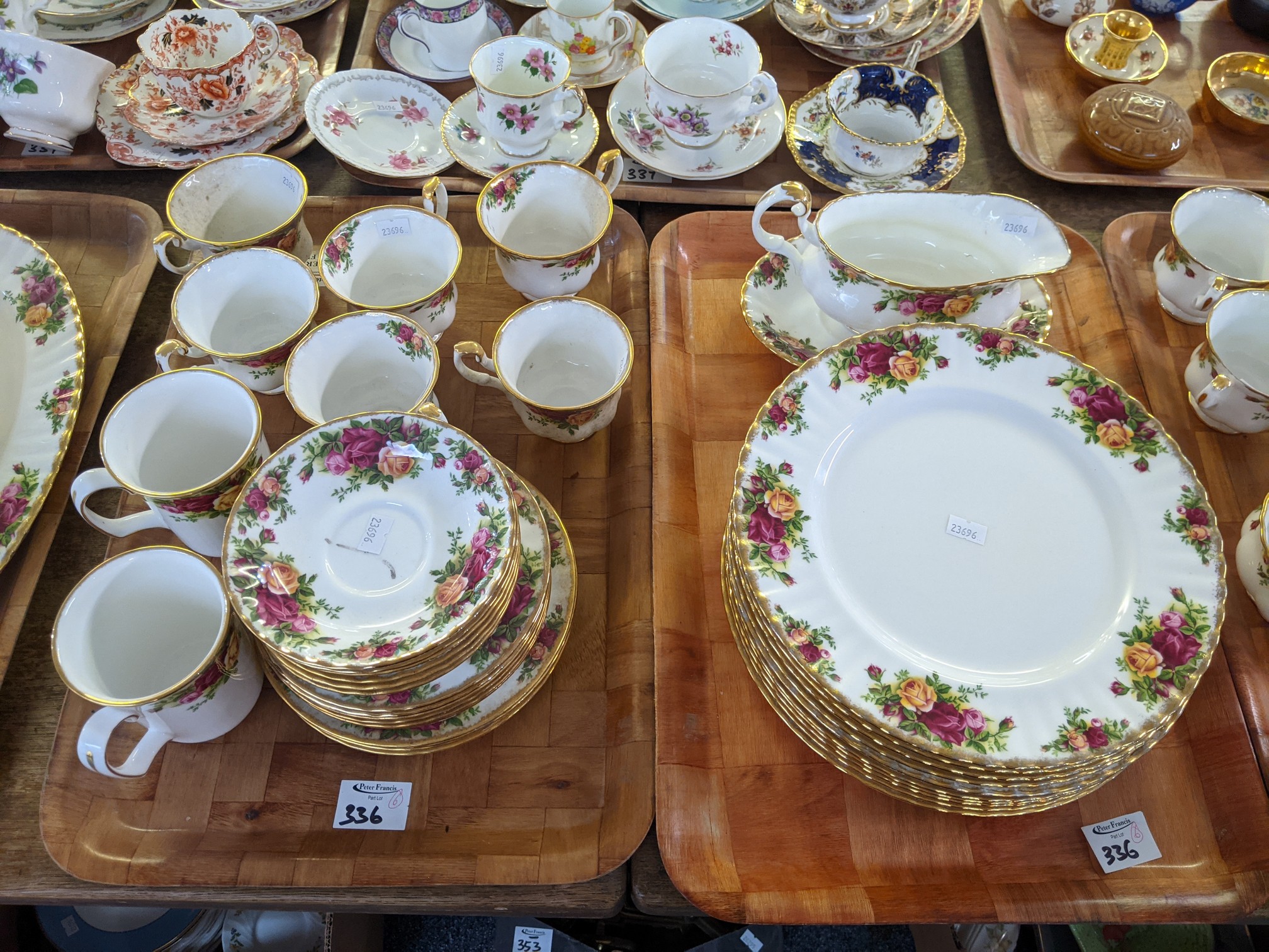Six trays of Royal Albert 'Old Country Roses' design tea and dinnerware items to include; cups, - Image 4 of 7