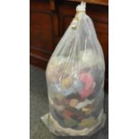 Large bag of various different colour yarns. (B.P. 21% + VAT)