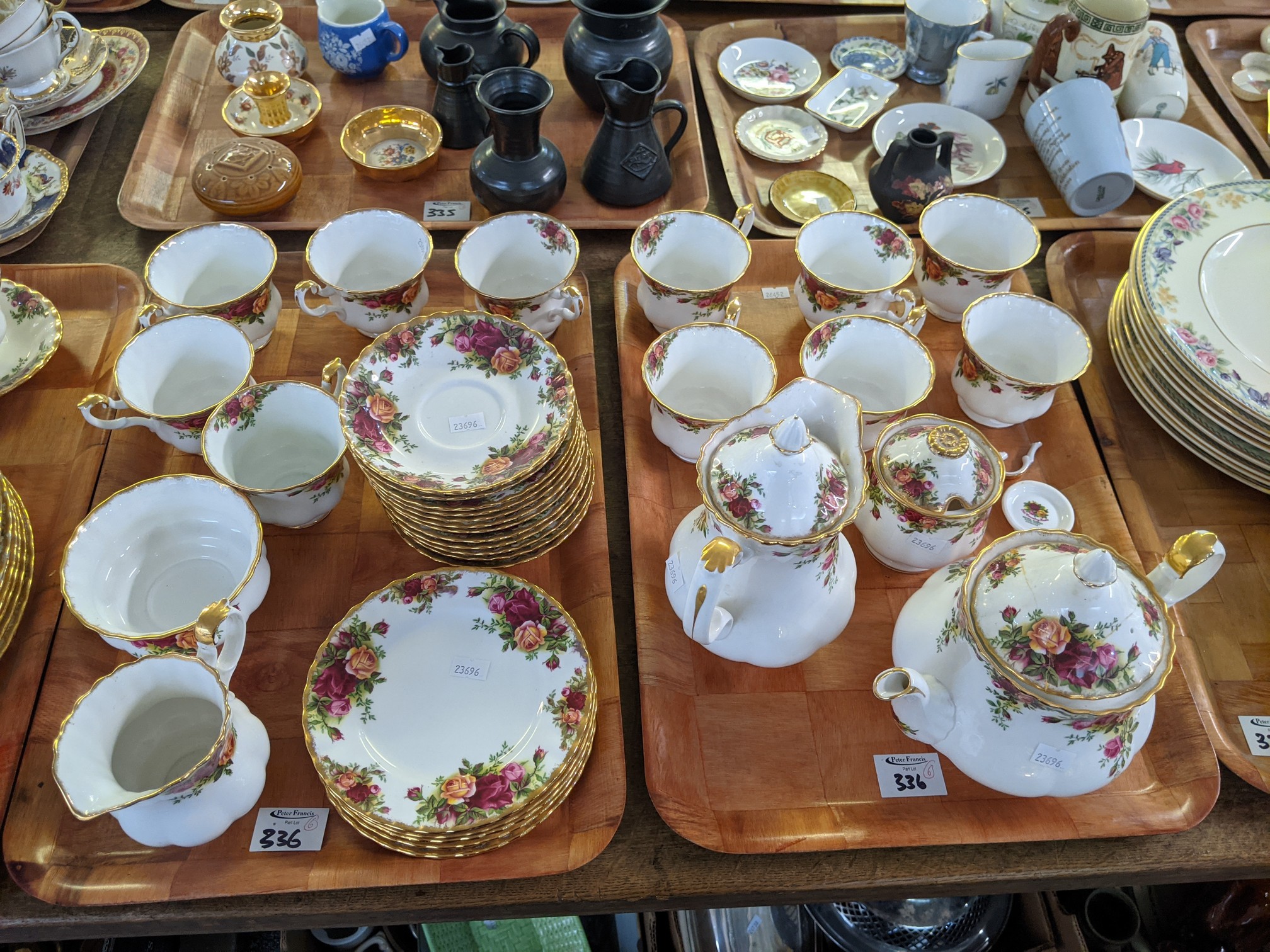 Six trays of Royal Albert 'Old Country Roses' design tea and dinnerware items to include; cups, - Image 3 of 7