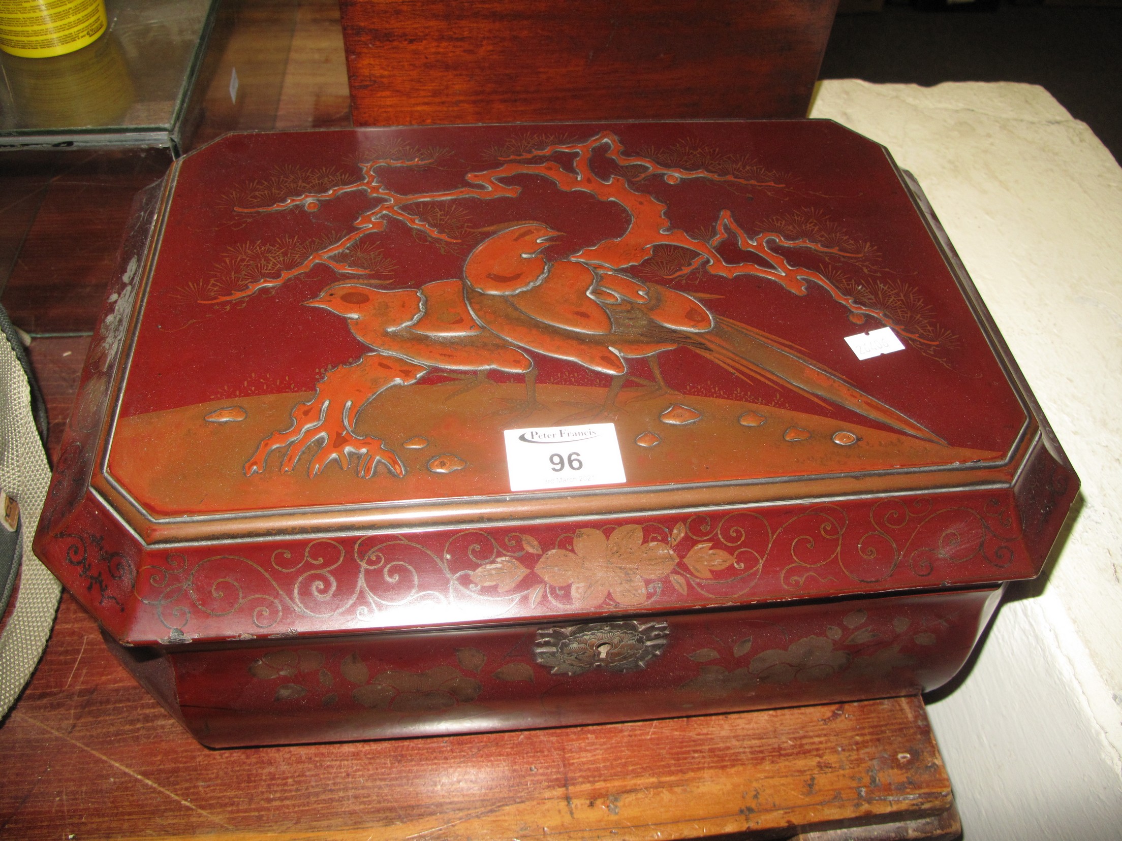 Japanese lacquered jewellery box with fitted lift out tray to the interior, externally decorated - Image 2 of 3