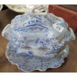 Tureen and resting plate, blue and white, several cracks. (B.P. 21% + VAT)