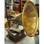 Early 20th Century Columbia gramophone made in the USA with brass horn. (B.P. 21% + VAT)