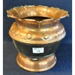 Arts and Crafts design copper jardiniere on stand. (2 pieces) (B.P. 21% + VAT)