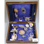 Collection of silver and costume jewellery brooches. (B.P. 21% + VAT)