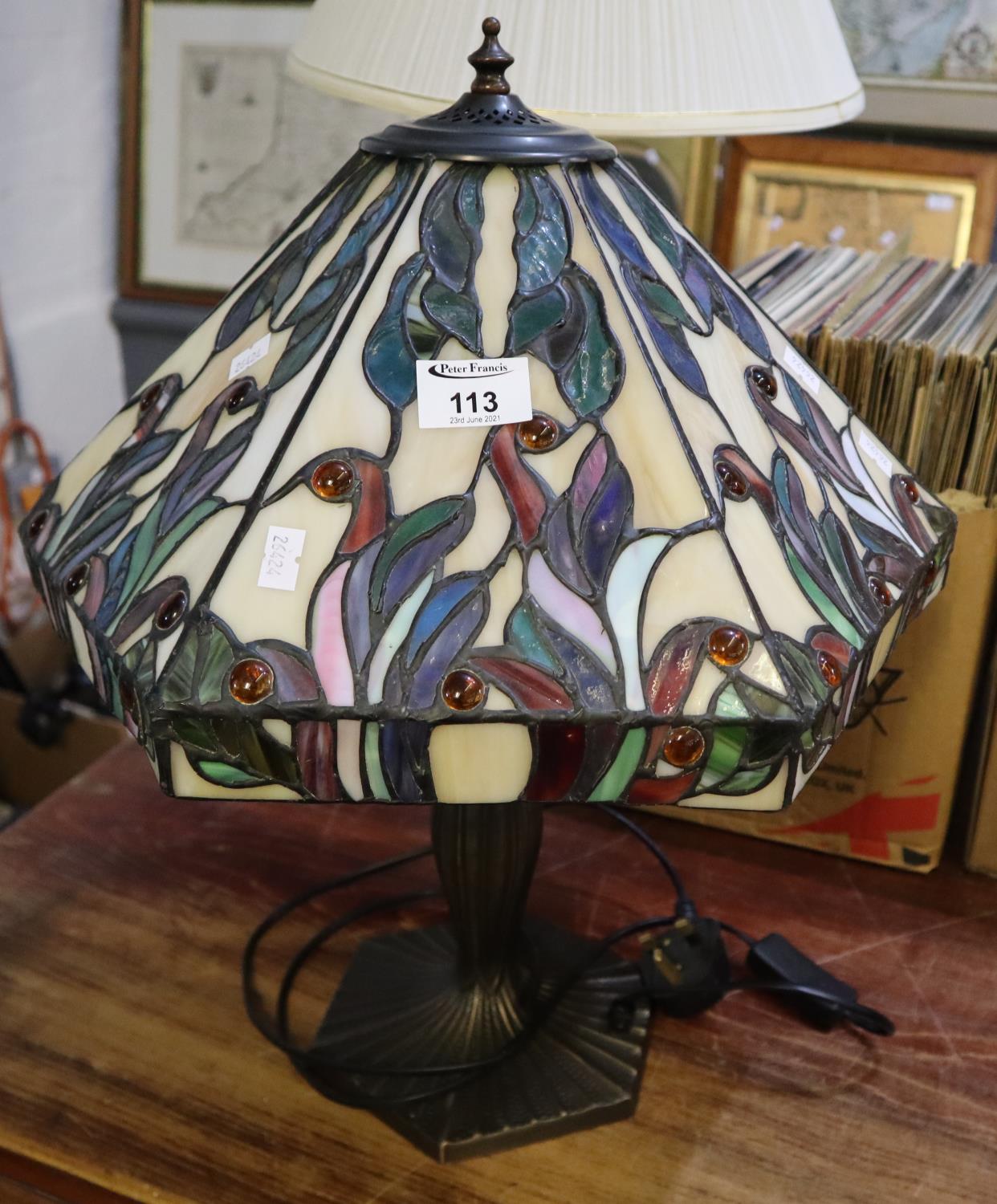 Modern Tiffany style table lamp. (B.P. 21% + VAT)