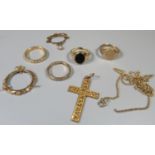 Collection of 9ct gold and yellow metal jewellery to include a large cross pendant, sovereign mount,