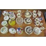 Tray of assorted mostly china miniature items to include; various pill or trinket boxes including;