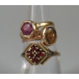 9ct gold and amethyst ring, size (G&1/2) together with a 9ct gold garnet set ring (size N) and a 9ct