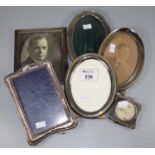 Box containing assorted mainly silver picture frames. (B.P. 21% + VAT)