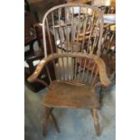 19th Century elm and beech spindle back Windsor chair having moulded seat on ring turned legs. (B.P.