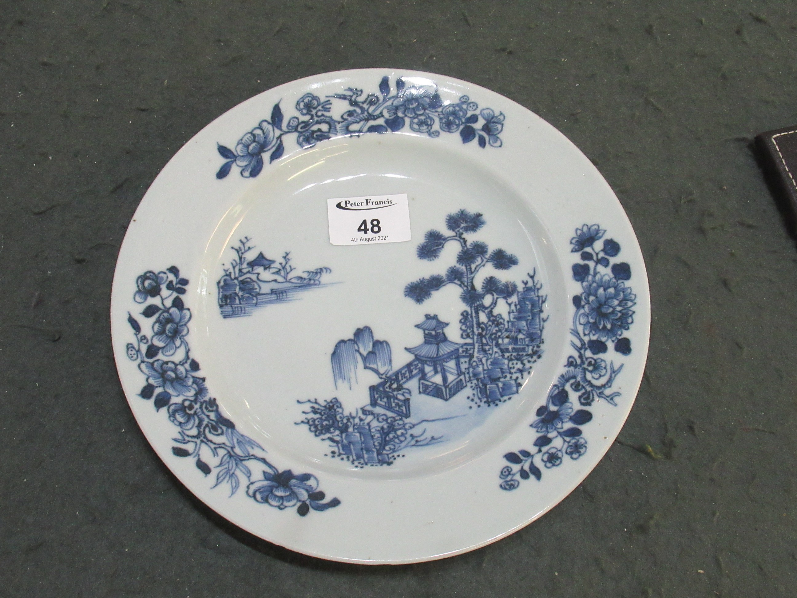 A Chinese export porcelain blue & white dish from the 'Nanking Cargo', circa 1750, Qianlong - Image 5 of 5