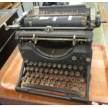 Vintage Underwood typewriter. (B.P. 21% + VAT)