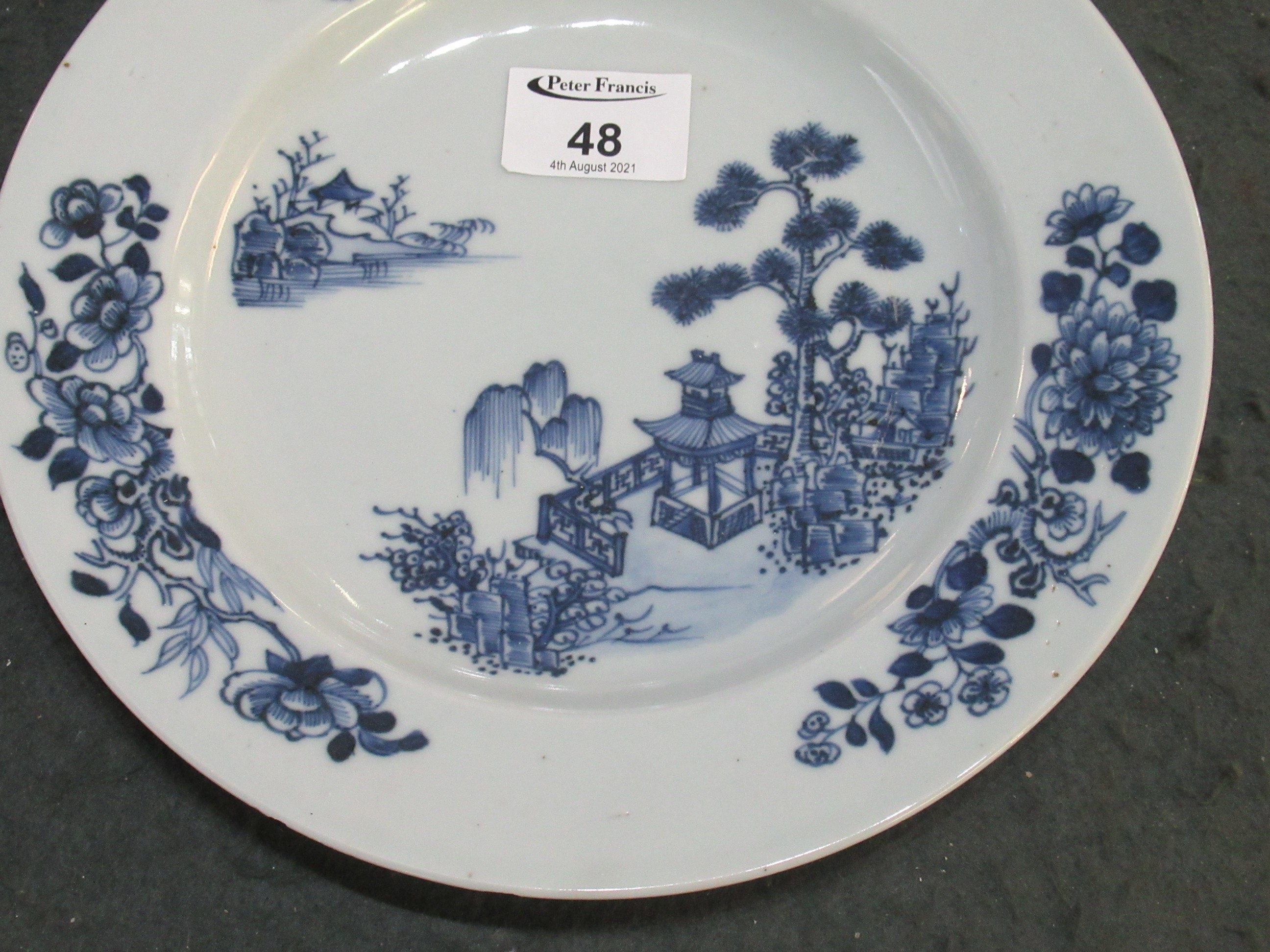 A Chinese export porcelain blue & white dish from the 'Nanking Cargo', circa 1750, Qianlong - Image 4 of 5