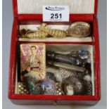 Leather jewellery box comprising assorted oddments to include gold plated lighter, silver vesta