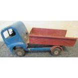 Large tin plate tipper lorry, in well worn condition, probably Triang. 50cm long approx. (B.P. 21% +