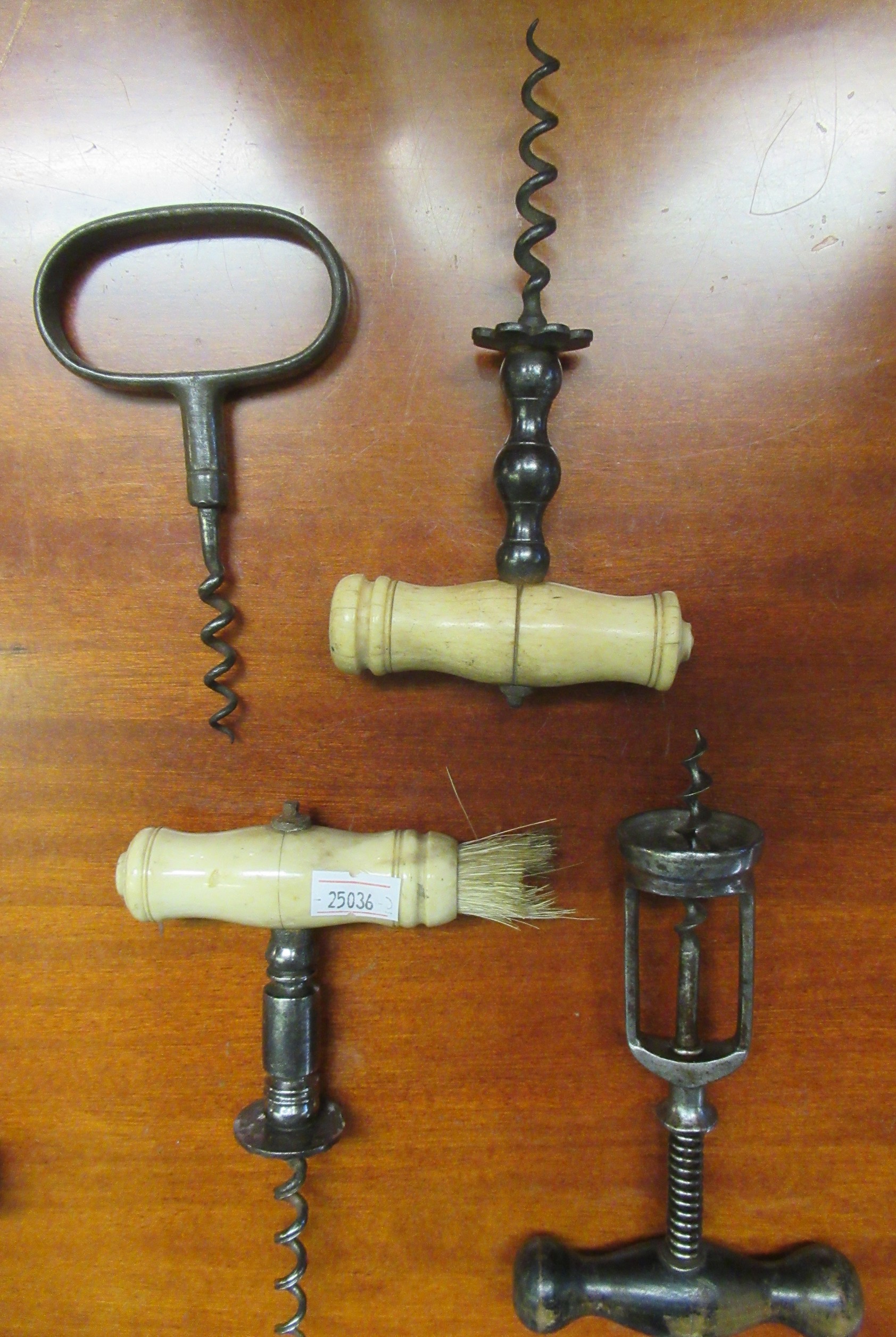 Box of assorted corkscrews with treen, steel and ivory handles. (B.P. 21% + VAT) - Image 4 of 4