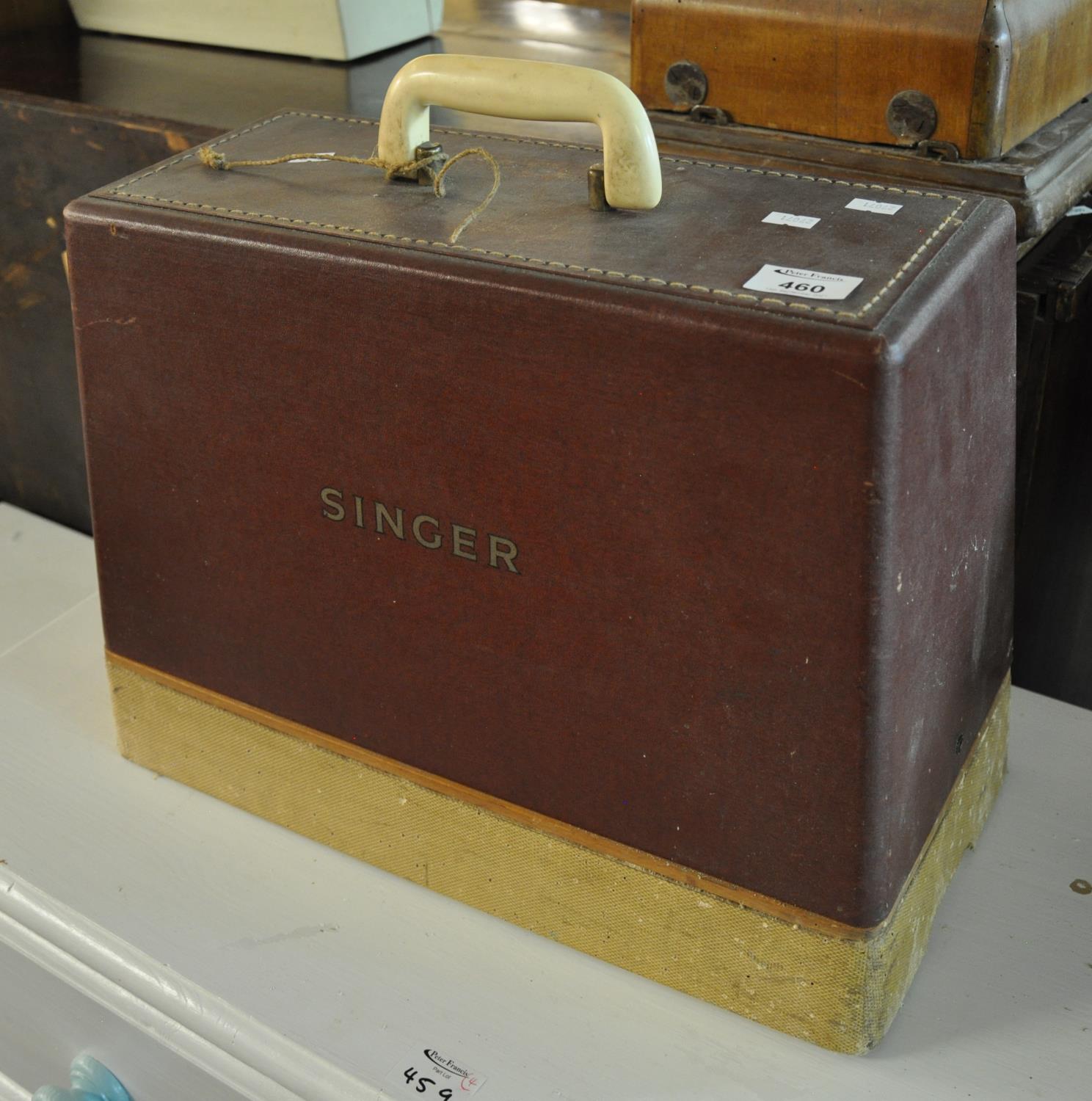 Vintage Singer sewing machine in fitted carrying case. (B.P. 21% + VAT)