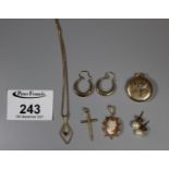 Collection of 9ct gold jewellery to include a locket, cross pendant, cultured pearl earrings etc.
