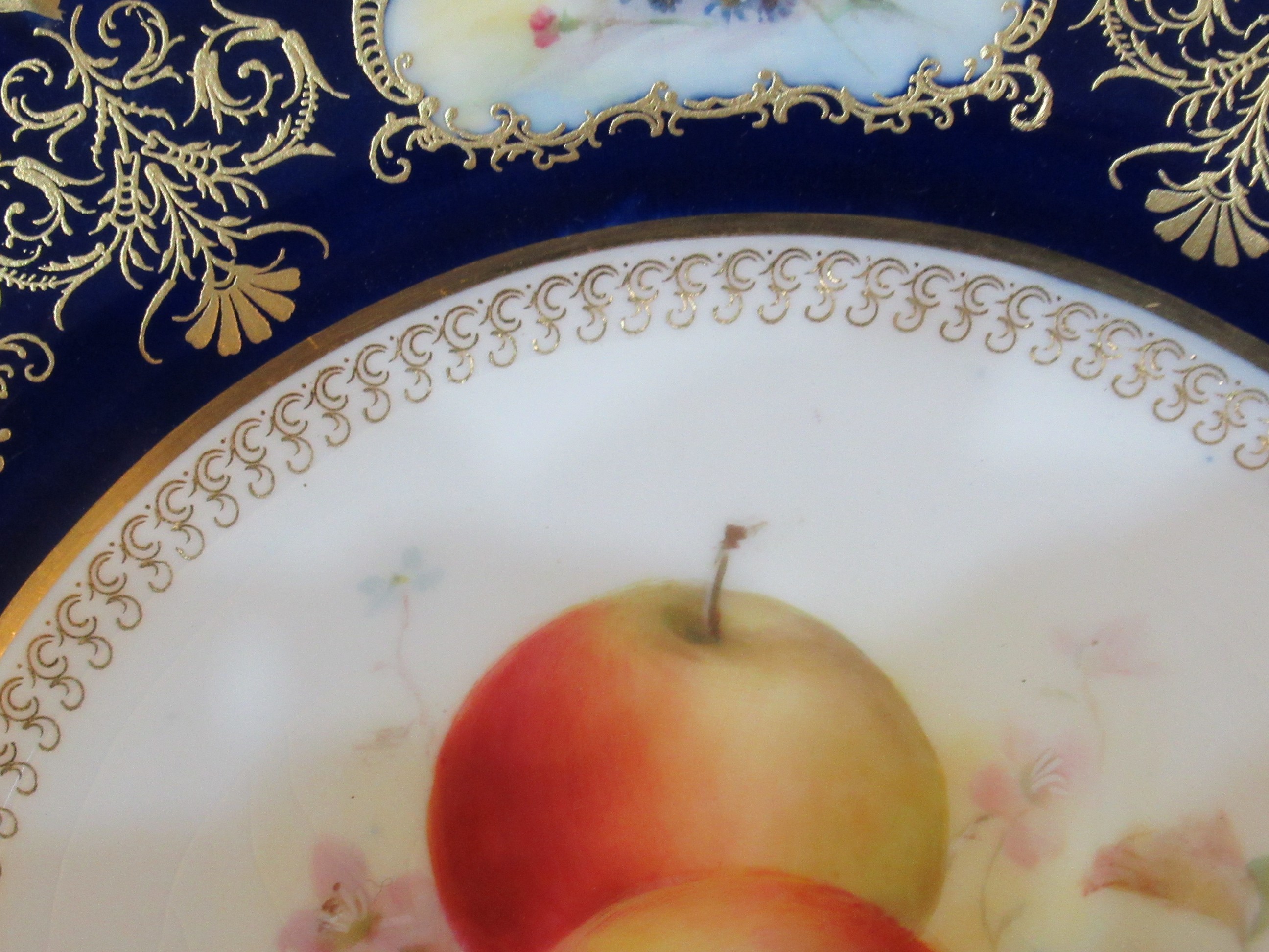 Royal Worcester porcelain cabinet plate hand painted with fruits and foliage with cobalt blue border - Image 4 of 6