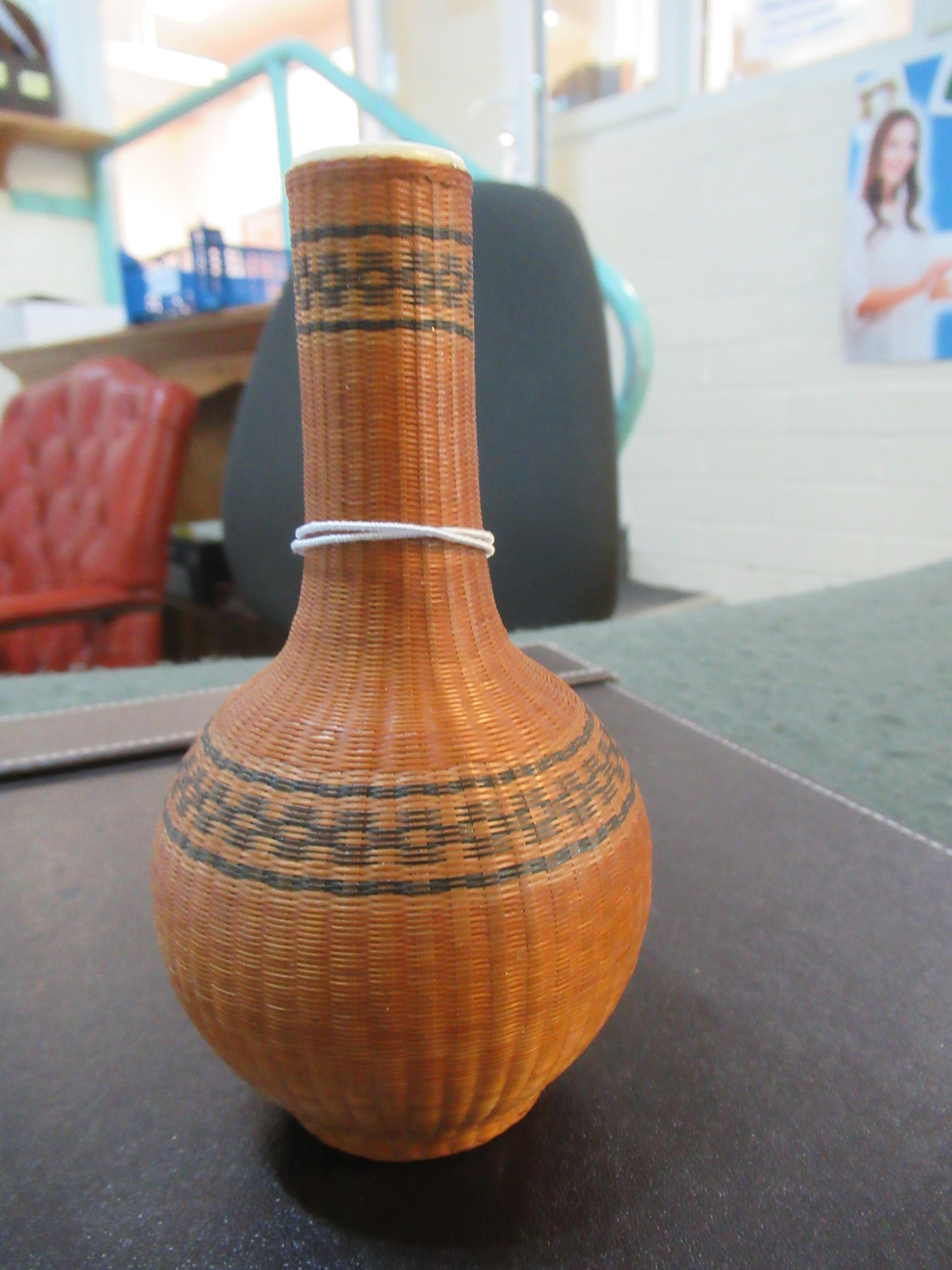 20th Century Chinese porcelain small bottle vase in a woven bamboo decorative cover. (B.P. 21% + - Image 3 of 6