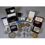 Collection of vintage jewellery including mid century brooches and an Accurist wristwatch.(B.P.