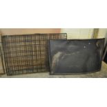 Metal folding dog cage. (B.P. 21% + VAT)