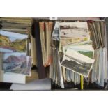 Postcards, mostly modern selection of cards in large case. Many 100s of cards. (B.P. 21% + VAT)