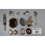 Collection of silver and costume jewellery.(B.P. 21% + VAT)