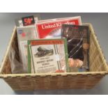 Wicker basket of assorted coinage, circulated coin collection 1985, silver and other crowns etc. (