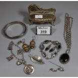 Collection of silver jewellery. (B.P. 21% + VAT)