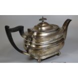 Early 20th Century silver teapot with ebonised handle and finial, London hallmarks. Total weight